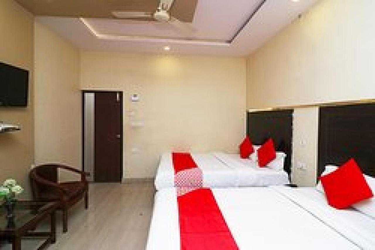 Capital O Hotel Surya Continental Lucknow Ngoại thất bức ảnh