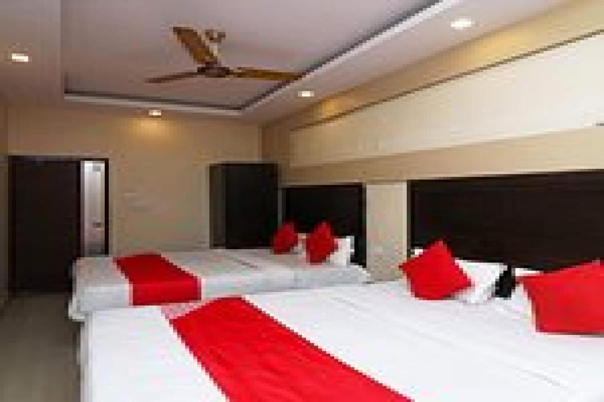Capital O Hotel Surya Continental Lucknow Ngoại thất bức ảnh